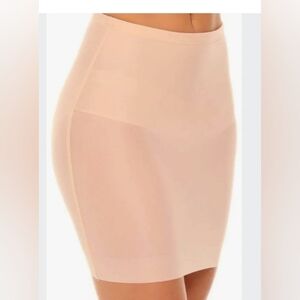 NWT Spanx Assets Tan Featherweight Firmers Half Slip Size 1X